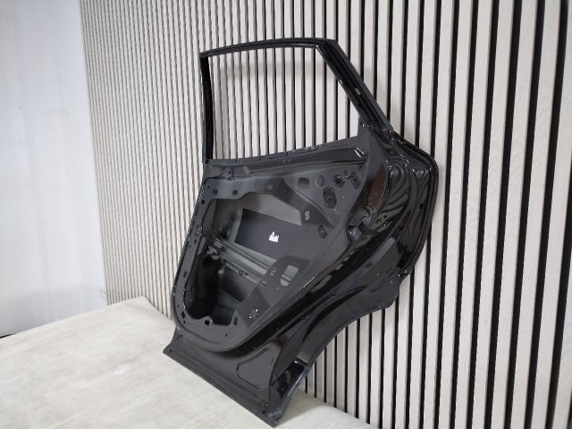 bontott FORD PUMA Jobb hátsó Ajtó (Üres lemez)