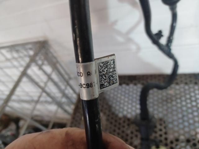 bontott FORD PUMA Üzemanyagcső