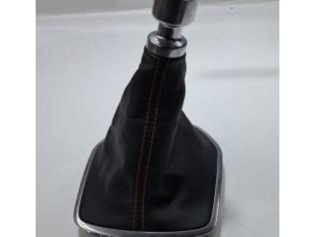 bontott FORD PUMA Váltószoknya