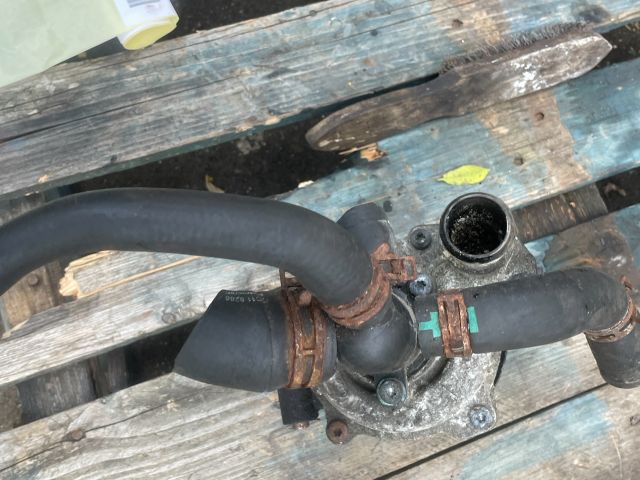 bontott FORD RANGER Vízpumpa