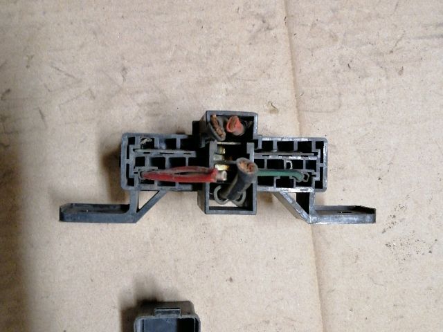 bontott FORD RANGER Biztosítéktábla Motortér