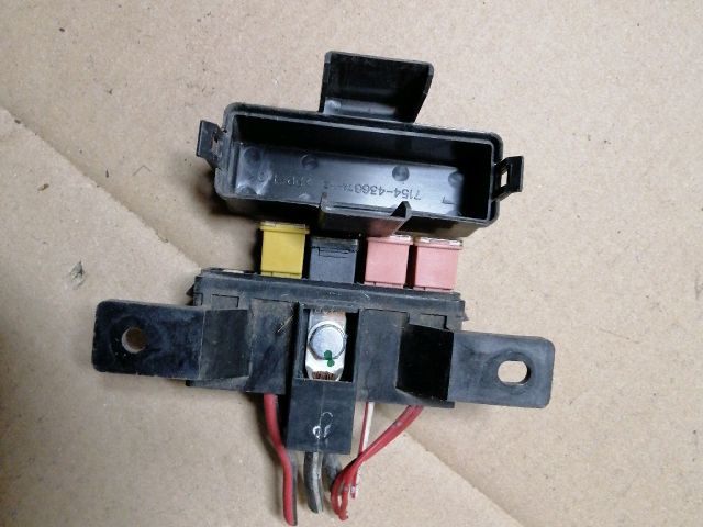 bontott FORD RANGER Biztosítéktábla Motortér