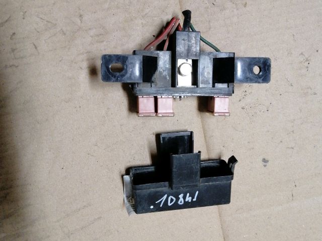 bontott FORD RANGER Biztosítéktábla Motortér