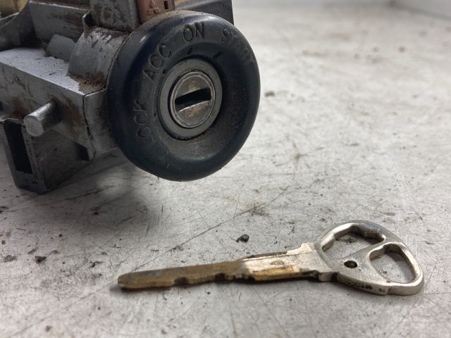 bontott FORD RANGER Gyújtáskapcsoló