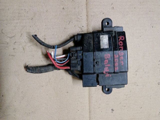 bontott FORD RANGER Biztosítéktábla Motortér