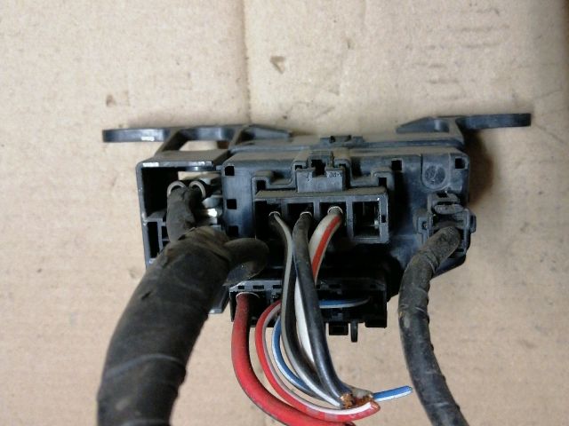 bontott FORD RANGER Biztosítéktábla Motortér