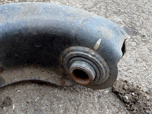 bontott FORD RANGER Bal első Lengőkar