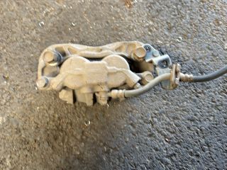 bontott FORD RANGER Jobb első Féknyereg Munkahengerrel