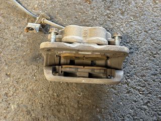 bontott FORD RANGER Jobb első Féknyereg Munkahengerrel