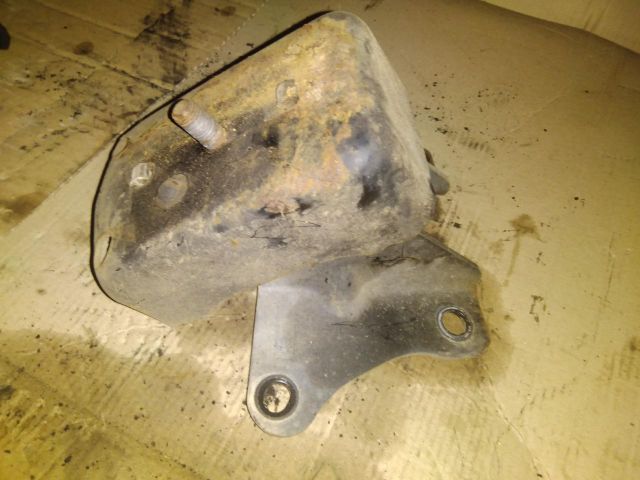 bontott FORD RANGER Motor Tartó Bak (Pozíciófüggetlen)