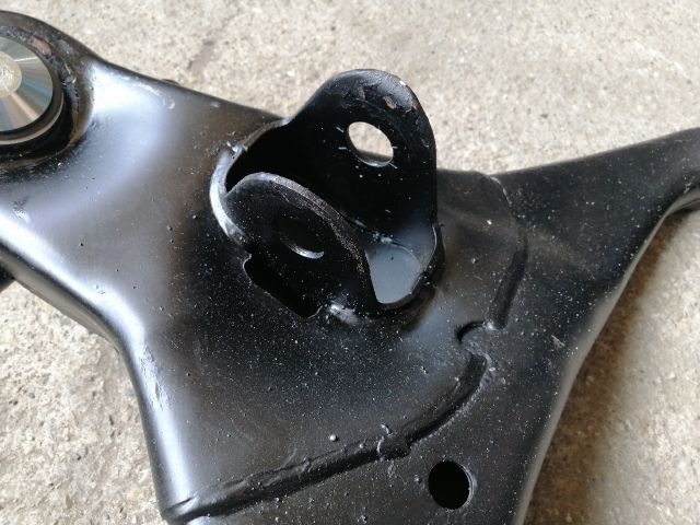 bontott FORD RANGER Bal első Alsó Lengőkar