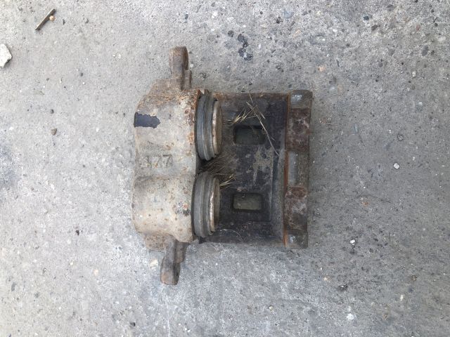 bontott FORD RANGER Bal első Féknyereg Munkahengerrel