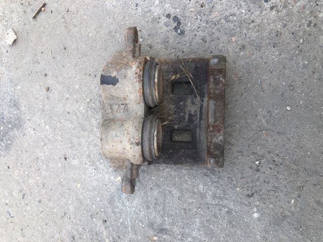 bontott FORD RANGER Bal első Féknyereg Munkahengerrel