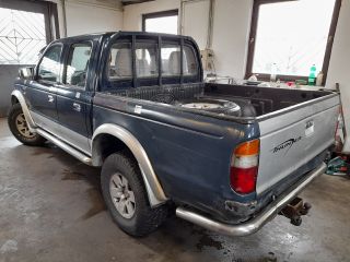 bontott FORD RANGER Bal hátsó Ajtó (Üres lemez)