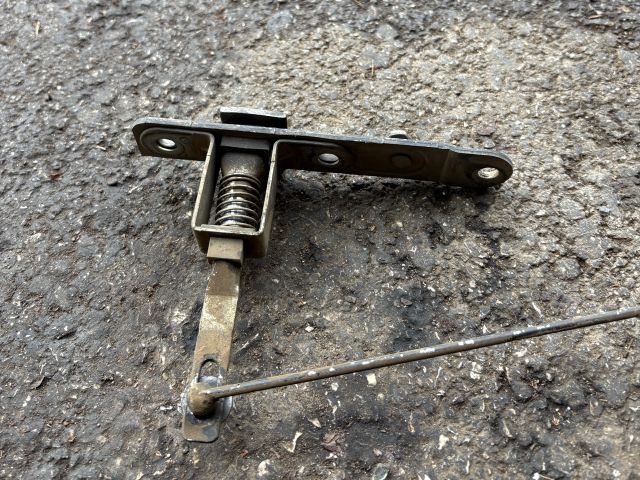 bontott FORD RANGER Bal hátsó Ajtózár