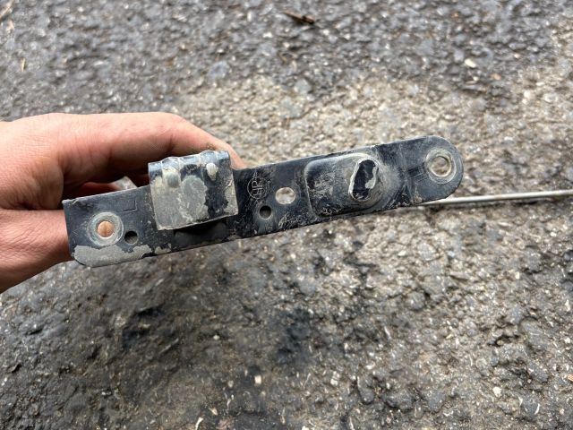 bontott FORD RANGER Bal hátsó Ajtózár