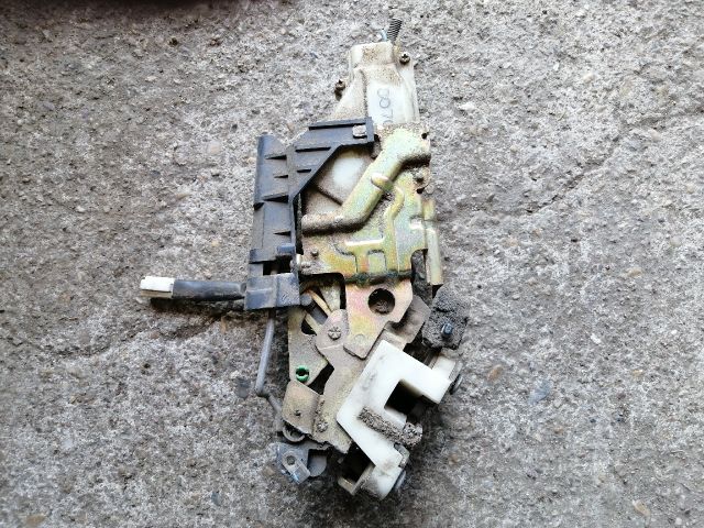 bontott FORD RANGER Bal hátsó Ajtózár