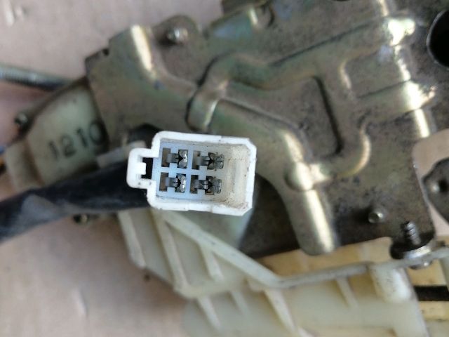 bontott FORD RANGER Bal hátsó Ajtózár