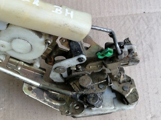 bontott FORD RANGER Bal hátsó Ajtózár