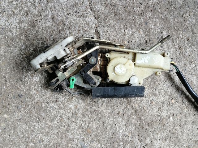 bontott FORD RANGER Bal hátsó Ajtózár