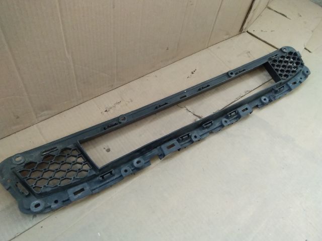 bontott FORD RANGER Első Lökhárító Alsó Középső Díszrács