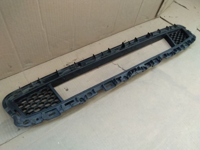 bontott FORD RANGER Első Lökhárító Alsó Középső Díszrács