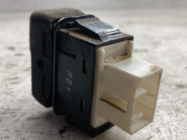 bontott FORD RANGER Hátsó Ködzárófény Kapcsoló