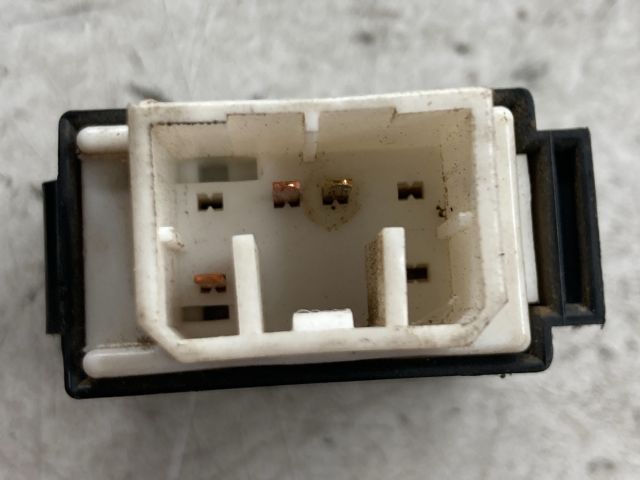 bontott FORD RANGER Hátsó Ködzárófény Kapcsoló