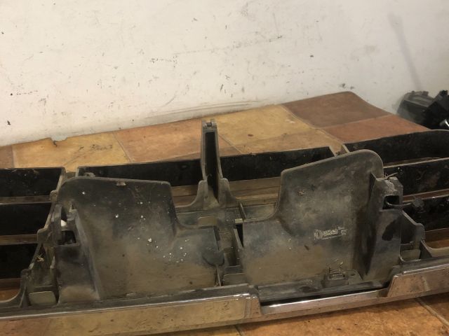 bontott FORD RANGER Hűtőrács