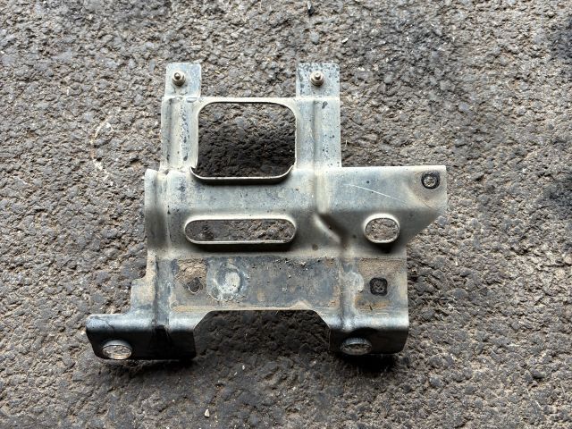 bontott FORD RANGER Intercooler Tartó