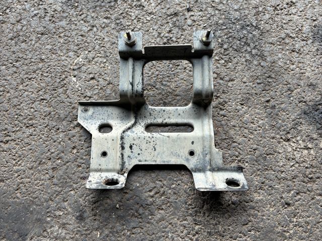 bontott FORD RANGER Intercooler Tartó