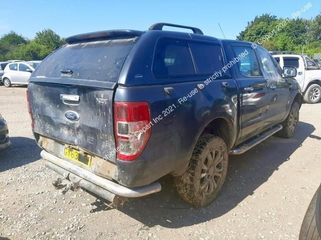 bontott FORD RANGER Jobb A Oszlop Burkolat