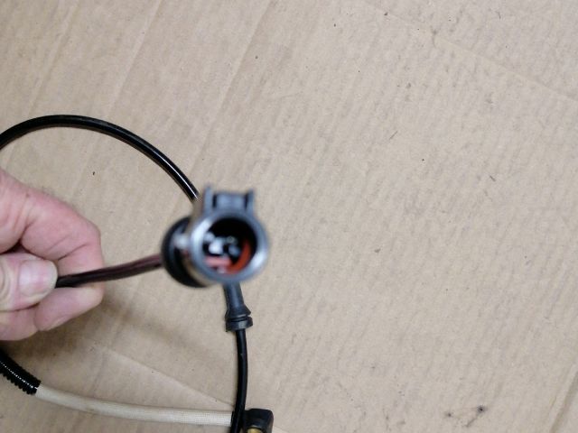 bontott FORD RANGER Jobb első ABS Jeladó