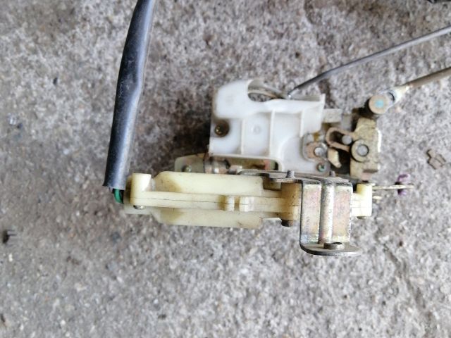 bontott FORD RANGER Jobb első Ajtózár