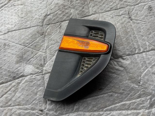 bontott FORD RANGER Jobb első Sárvédő Irányjelző