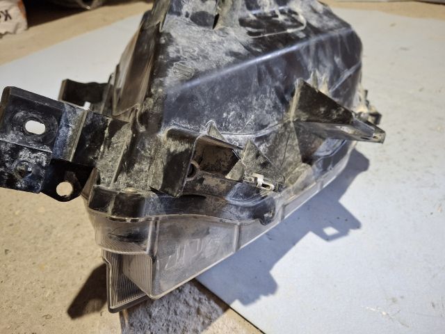 bontott FORD RANGER Jobb Fényszóró