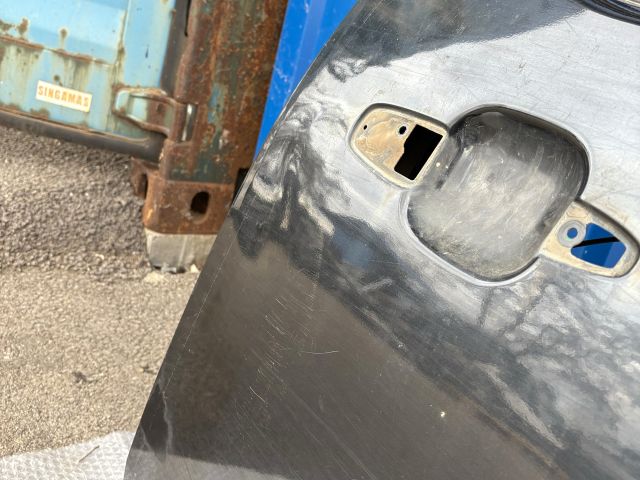 bontott FORD RANGER Jobb hátsó Ajtó (Üres lemez)