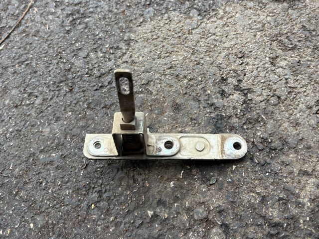 bontott FORD RANGER Jobb hátsó Ajtózár