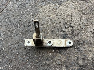 bontott FORD RANGER Jobb hátsó Ajtózár