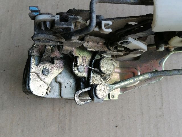 bontott FORD RANGER Jobb hátsó Ajtózár