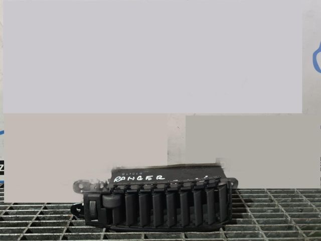 bontott FORD RANGER Középső Szellőző