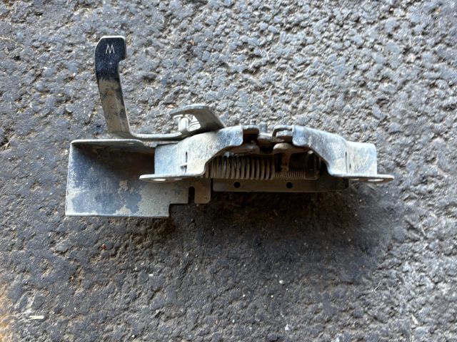 bontott FORD RANGER Motorháztető Zárszerkezet