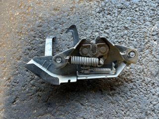 bontott FORD RANGER Motorháztető Zárszerkezet