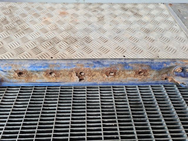 bontott FORD RANGER Plató Ajtó