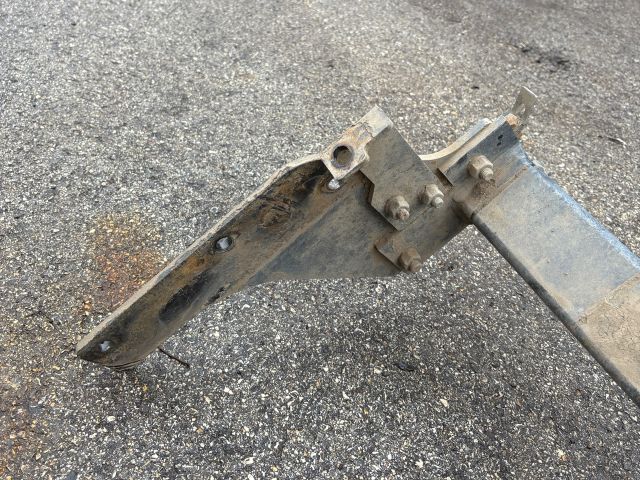 bontott FORD RANGER Vonóhorog