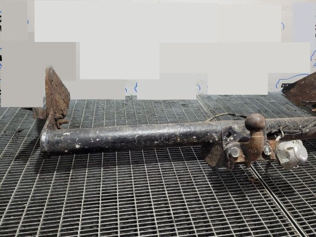 bontott FORD RANGER Vonóhorog