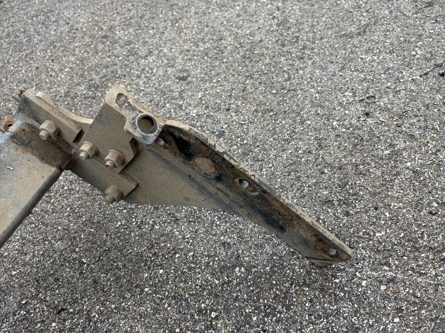 bontott FORD RANGER Vonóhorog