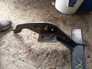 bontott FORD RANGER Vonóhorog