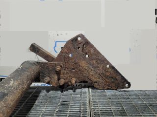 bontott FORD RANGER Vonóhorog