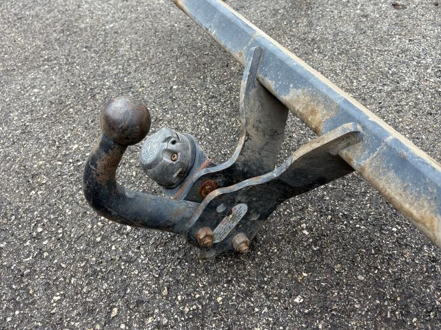 bontott FORD RANGER Vonóhorog